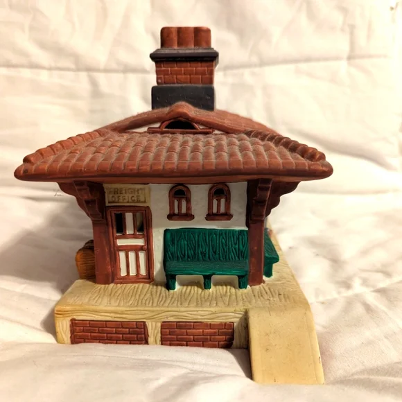 Train Station Tealight Holder By PartyLite - Picture 2 of 10